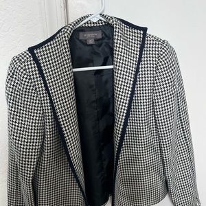 Liz Claiborne blazer size 6P